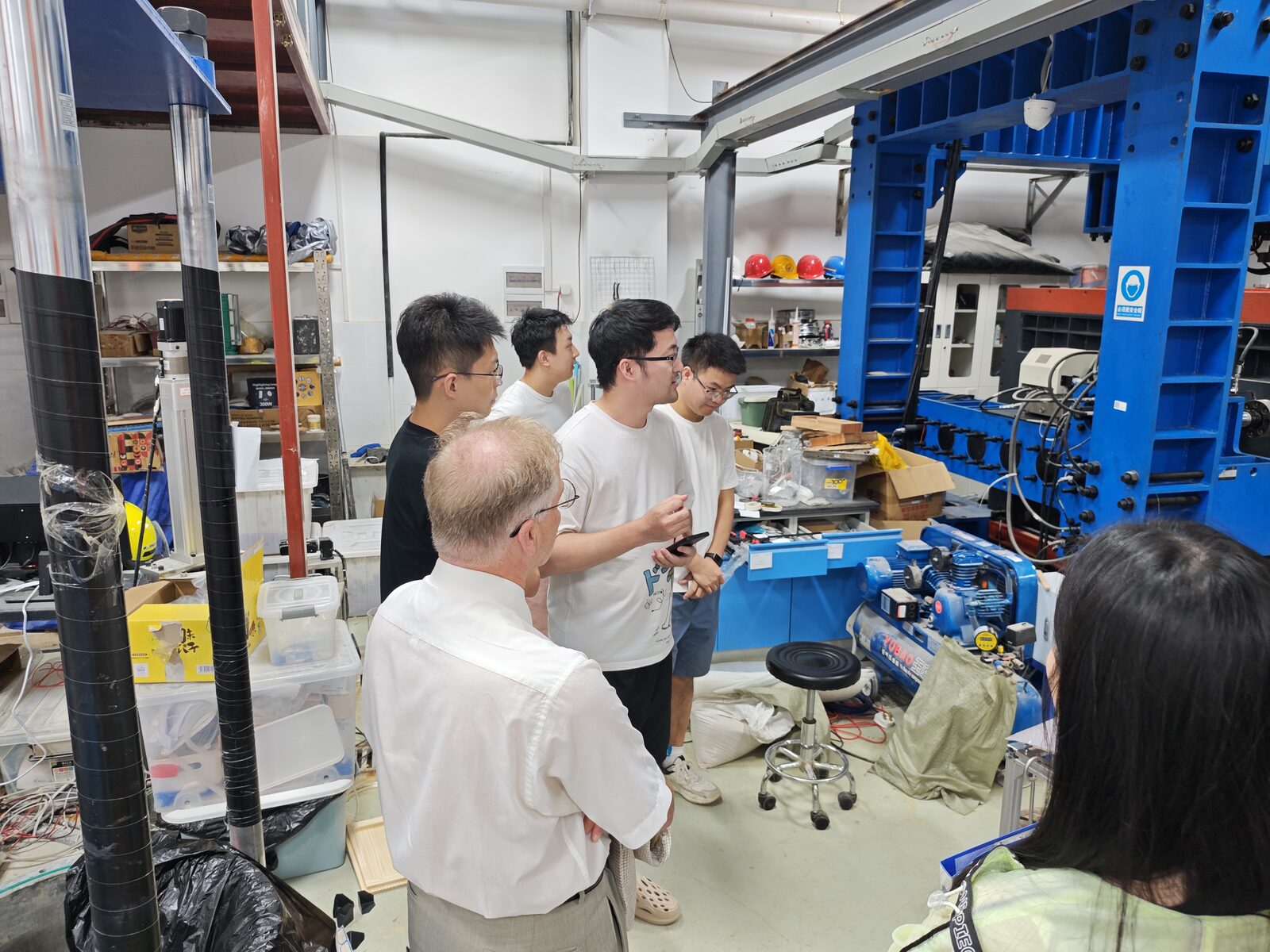 Academic exchange during Professor Markus Flury's visit